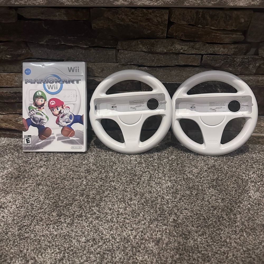 Wii MarioKart & 2 steering wheels